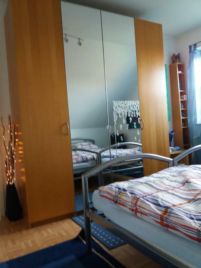 Ruhiges Zimmer Direkt An Den Leineauen Hemmingen  Buitenkant foto